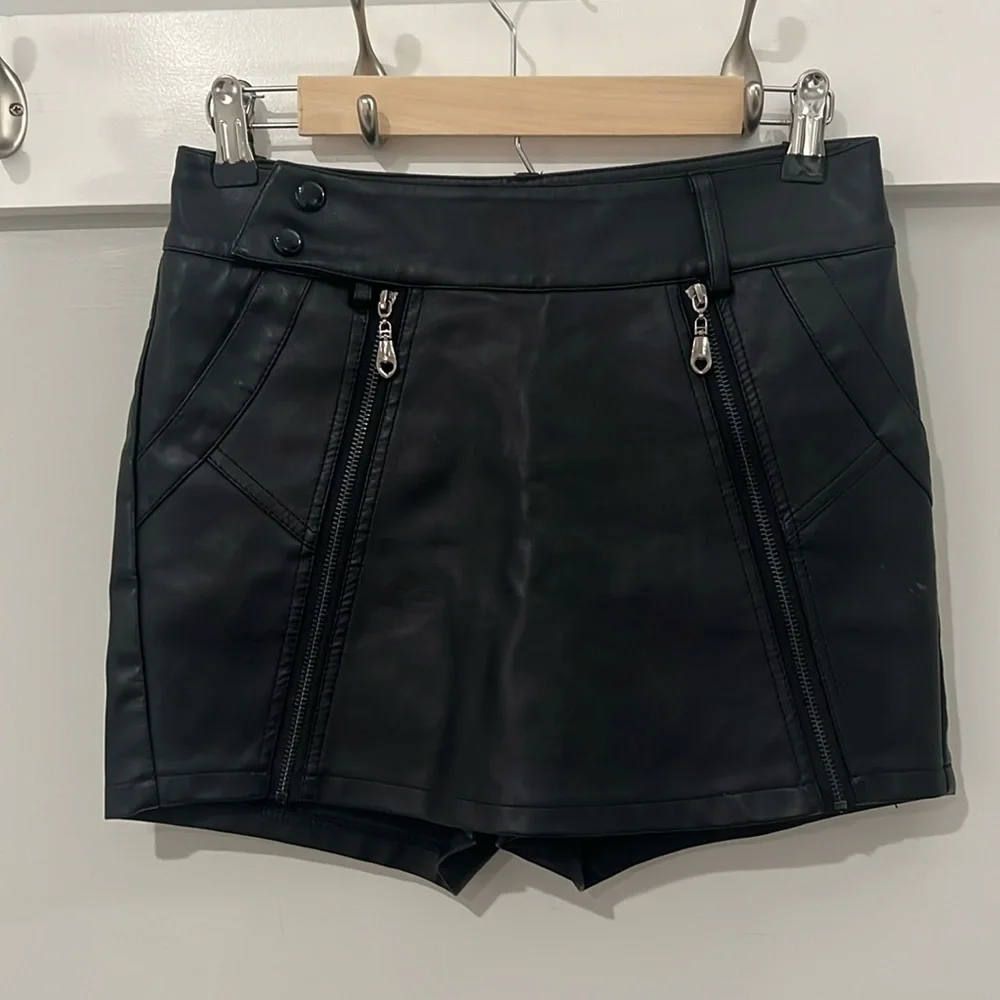 Faux Leather Mini Skort with Zipper Details